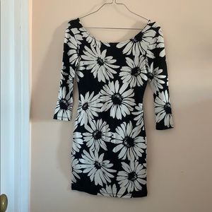 Black and white daisy print cotton dress
